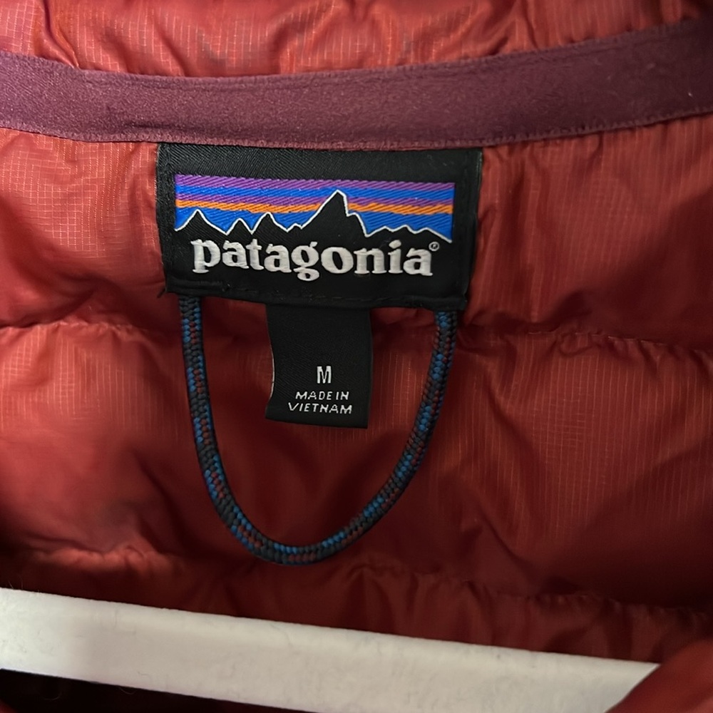 Patagonia Red Puffer Jacket - Picture 3 of 6